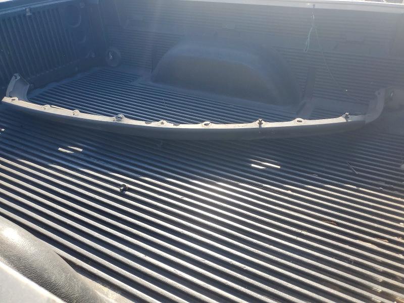 Photo 12 from auction – 2000 CHEVROLET SILVERADO with VIN 1GCEC14W5YZ348563