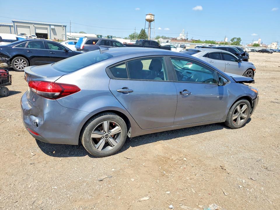 Zdjęcie 3 z aukcji – 2018 KIA FORTE z VIN 3KPFL4A73JE249809