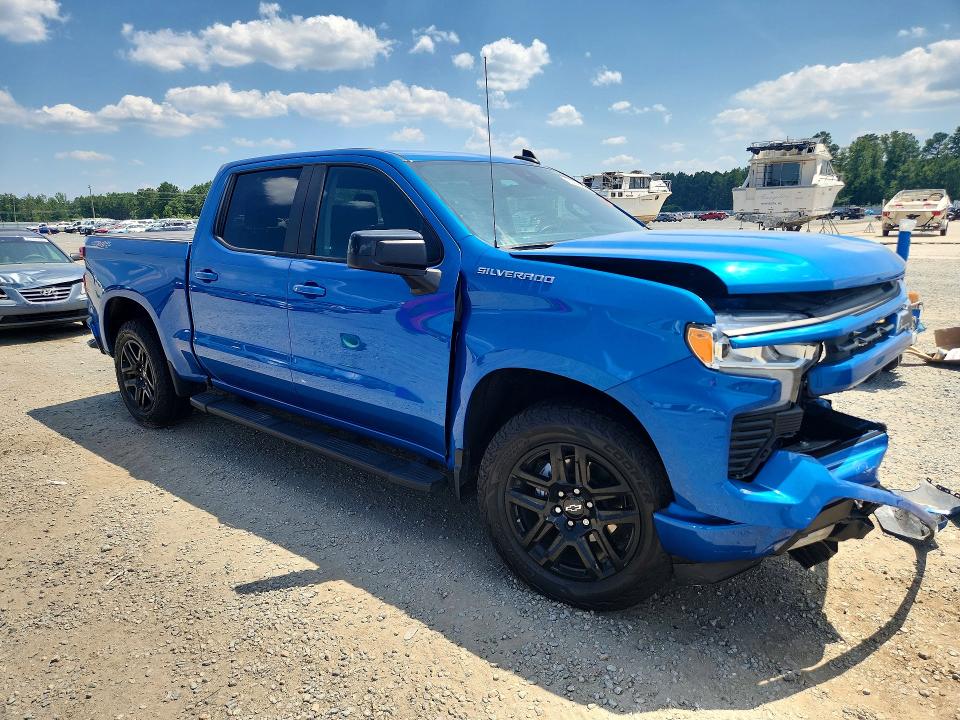 Снимка 4 от търг – 2023 CHEVROLET SILVERADO с VIN 1GCUDEED7PZ110015