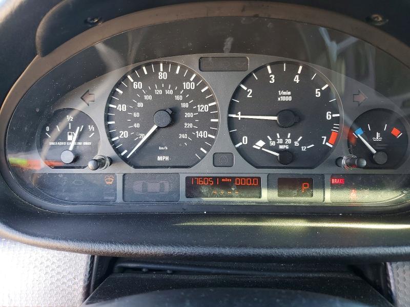 Photo 9 from auction – 2004 BMW 330 with VIN WBAEV53414KM33935