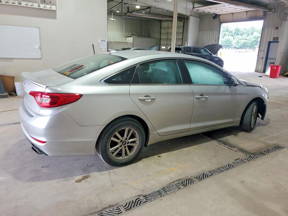 Photo 3 from auction – 2017 HYUNDAI SONATA with VIN 5NPE24AF2HH464027