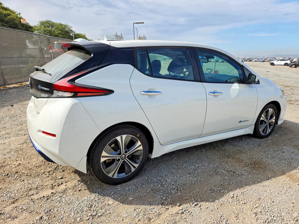 Photo 3 from auction – 2018 NISSAN LEAF with VIN 1N4AZ1CP1JC311452