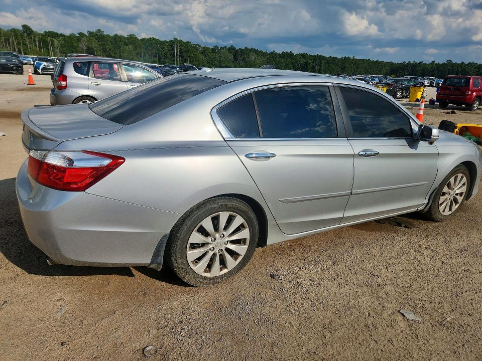 Photo 3 from auction – 2013 HONDA ACCORD with VIN 1HGCR2F83DA085199