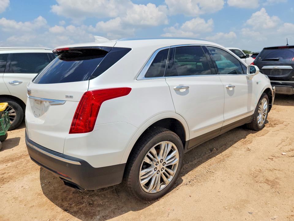 Photo 3 from auction – 2018 CADILLAC XT5 with VIN 1GYKNFRS1JZ242482