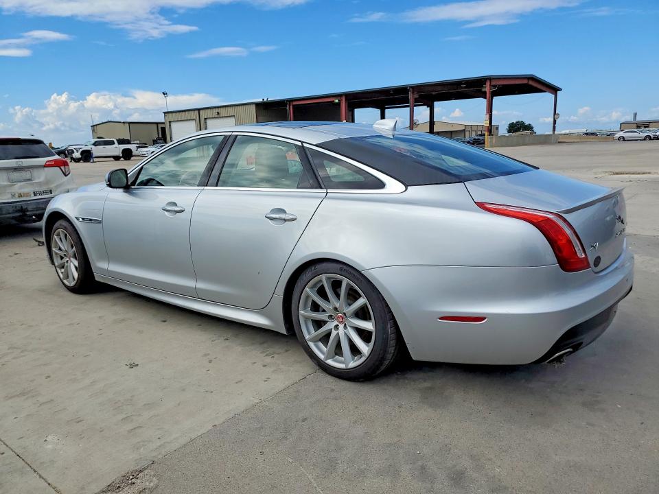 Photo 2 from auction – 2018 JAGUAR XJ with VIN SAJWA1C70J8W13827