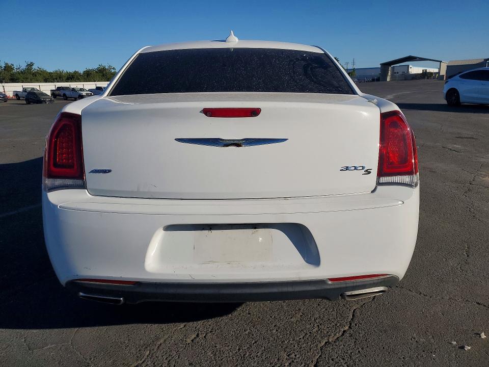 Photo 6 from auction – 2019 CHRYSLER 300 with VIN 2C3CCAGG1KH542787