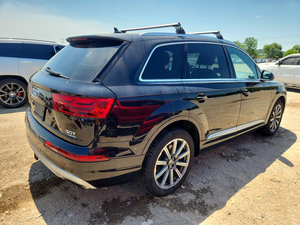 Photo 3 from auction – 2017 AUDI Q7 with VIN WA1VAAF72HD034193