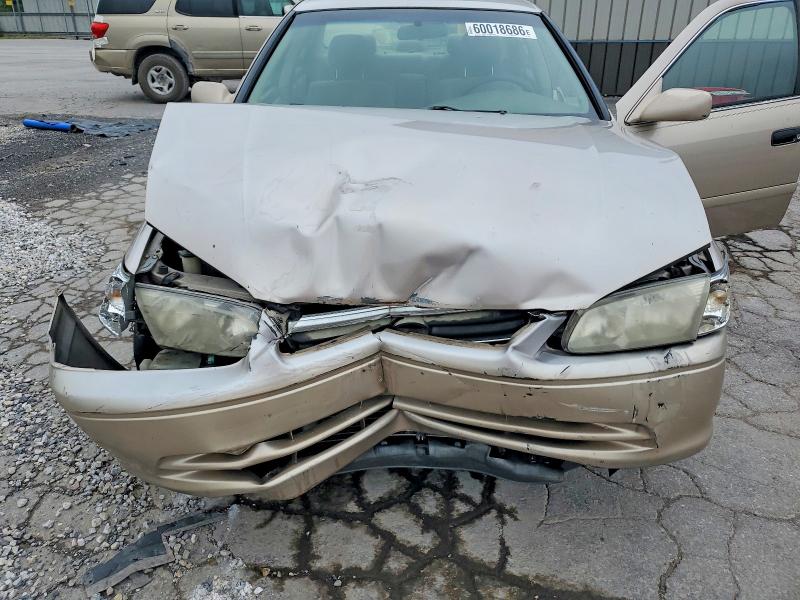 Photo 11 from auction – 2000 TOYOTA CAMRY with VIN 4T1BG22K9YU736918