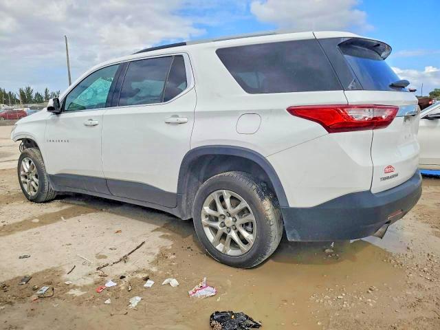 Photo 2 from auction – 2018 CHEVROLET TRAVERSE with VIN 1GNERGKW1JJ229652