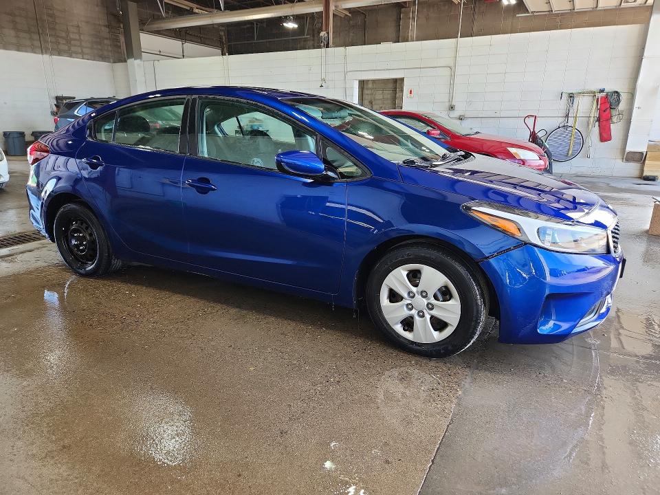 Photo 4 from auction – 2018 KIA FORTE with VIN 3KPFK4A72JE246337