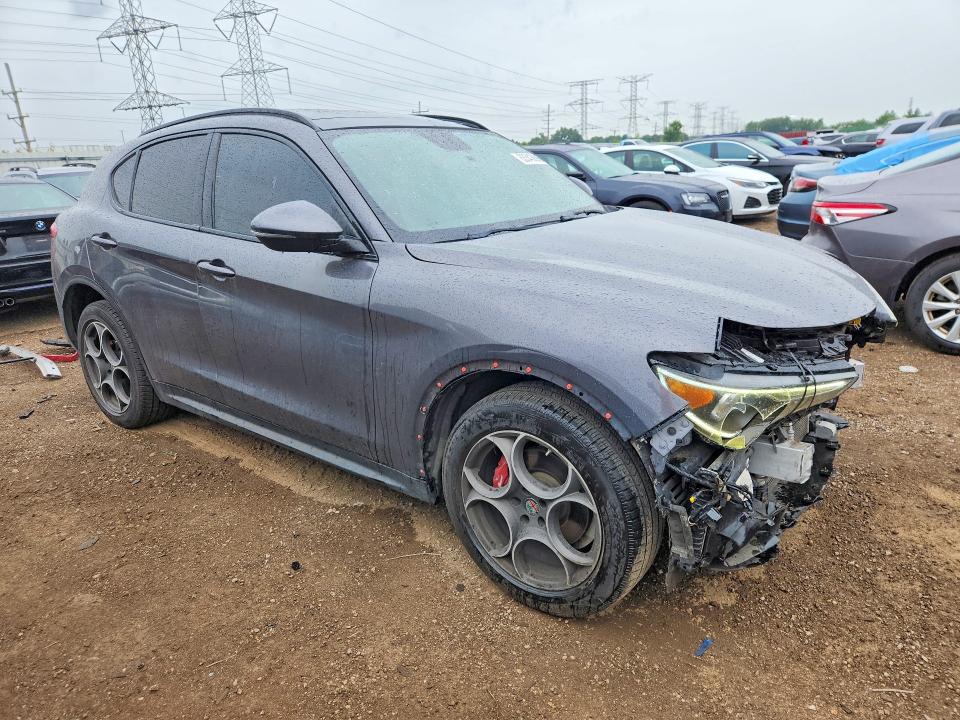 Снимка 4 от търг – 2018 ALFA ROMEO STELVIO с VIN ZASFAKPN0J7C21117