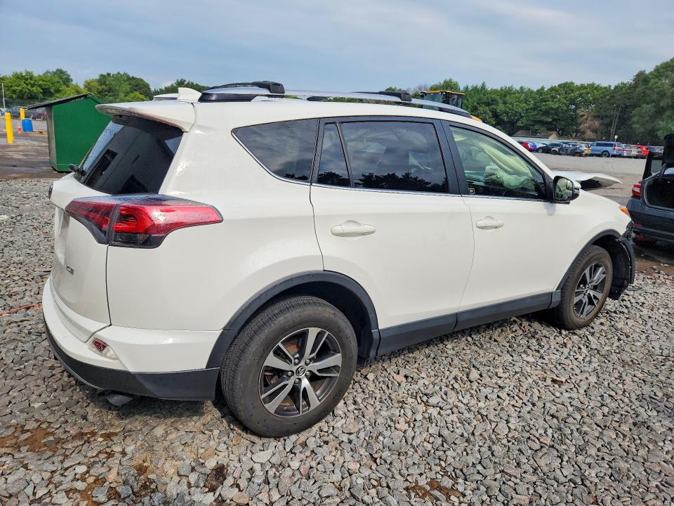 Photo 3 from auction – 2017 TOYOTA RAV4 with VIN JTMWFREV5HJ705092