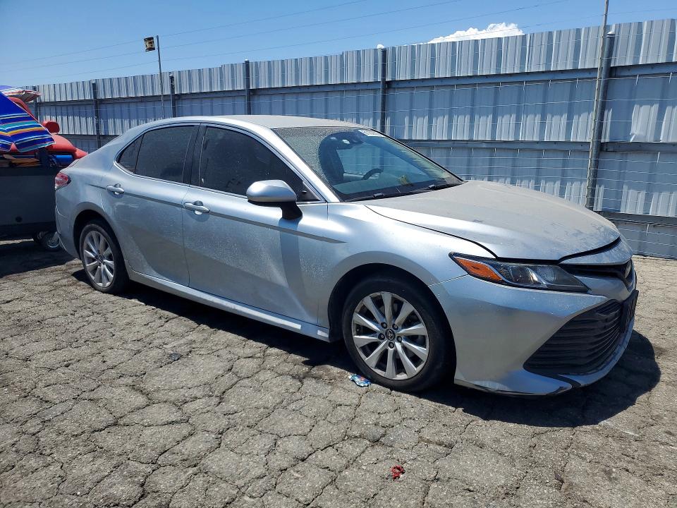 Photo 4 from auction – 2018 TOYOTA CAMRY with VIN 4T1B11HK8JU150445