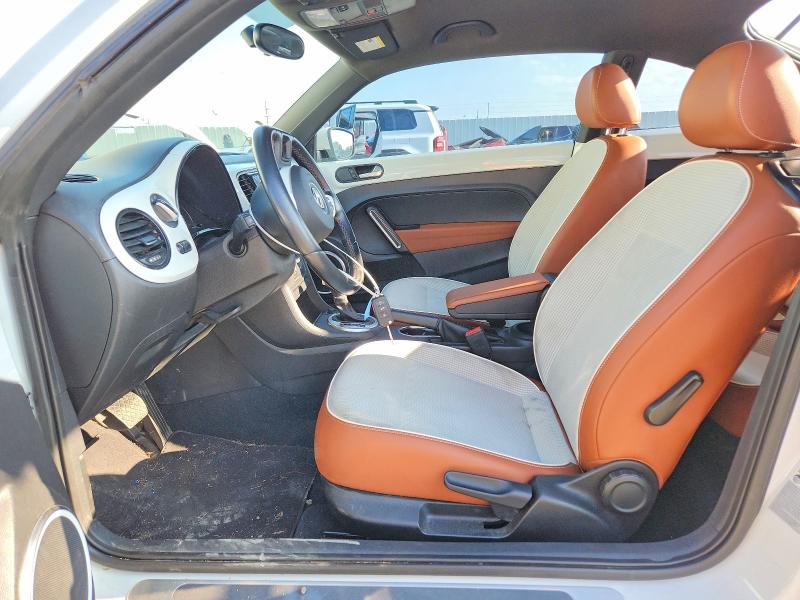 Photo 7 from auction – 2016 VOLKSWAGEN BEETLE with VIN 3VWF17AT0GM633143