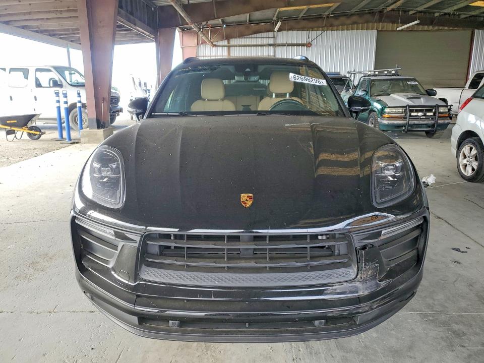 Photo 5 from auction – 2022 PORSCHE MACAN with VIN WP1AA2A58NLB11052