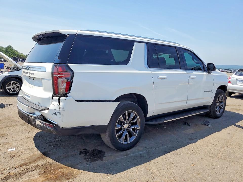 Photo 3 from auction – 2022 CHEVROLET SUBURBAN with VIN 1GNSKCKD3NR256597