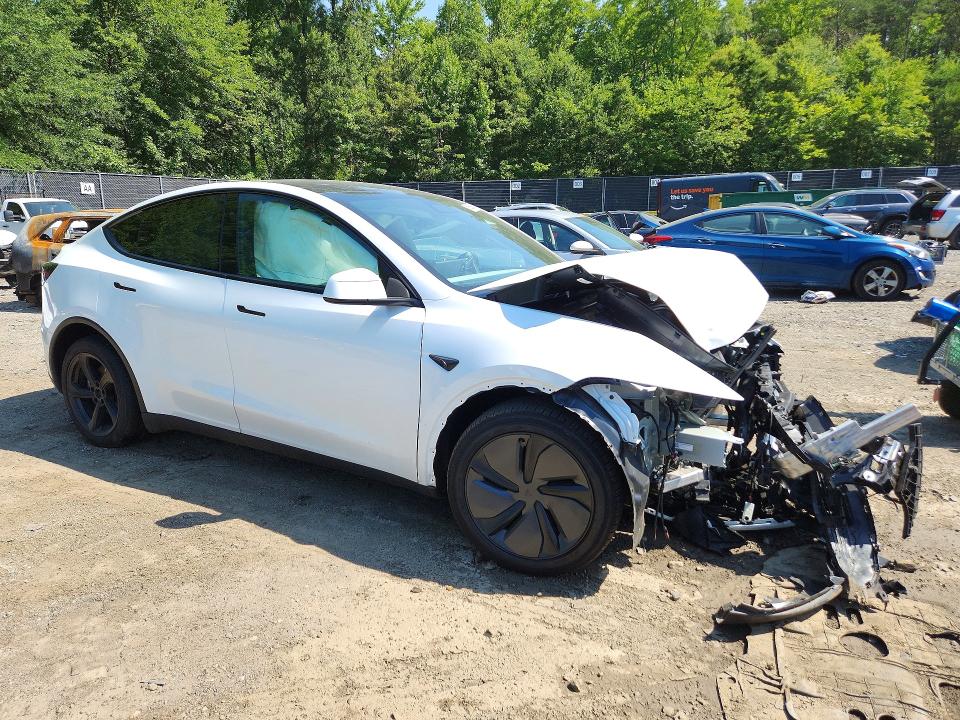 Photo 4 from auction – 2026 TESLA MODEL Y with VIN 7SAYGDEE5TA674872