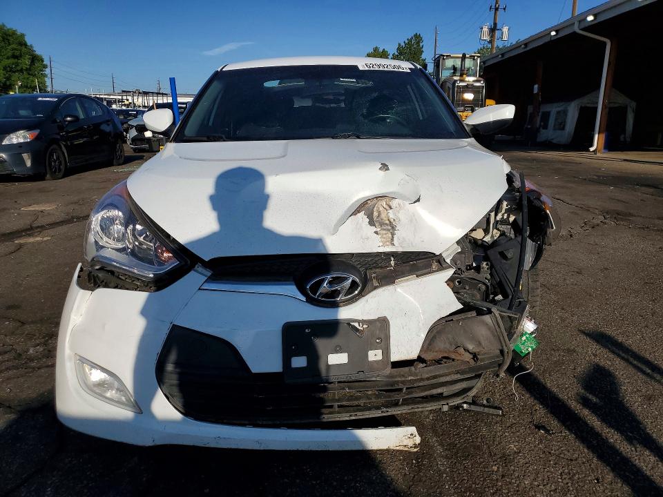 Photo 5 from auction – 2017 HYUNDAI VELOSTER with VIN KMHTC6AD4HU307969