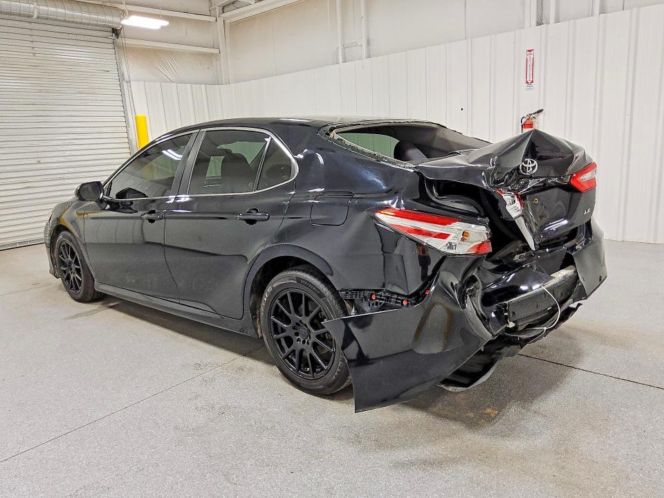 Photo 2 from auction – 2018 TOYOTA CAMRY with VIN 4T1B11HK6JU596268