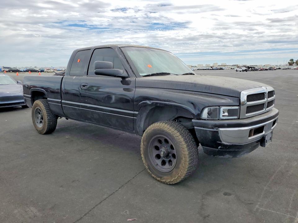 Photo 4 from auction – 2001 DODGE RAM 1500 with VIN 3B7HC13YX1M552394