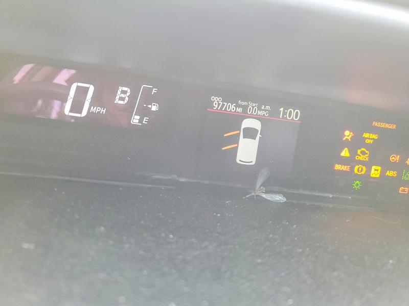 Photo 9 from auction – 2017 TOYOTA PRIUS C with VIN JTDKDTB39H1594969