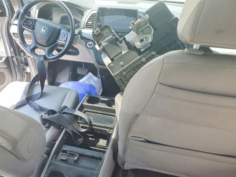Photo 8 from auction – 2018 HONDA ODYSSEY with VIN 5FNRL6H88JB049669