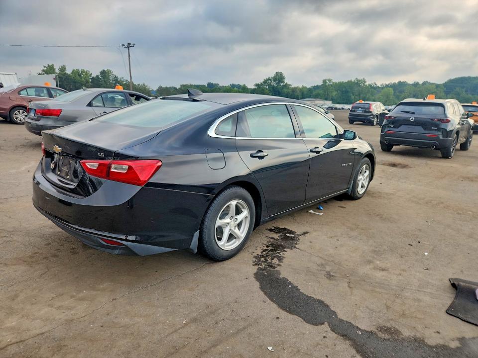 Photo 3 from auction – 2016 CHEVROLET MALIBU with VIN 1G1ZB5ST3GF294404