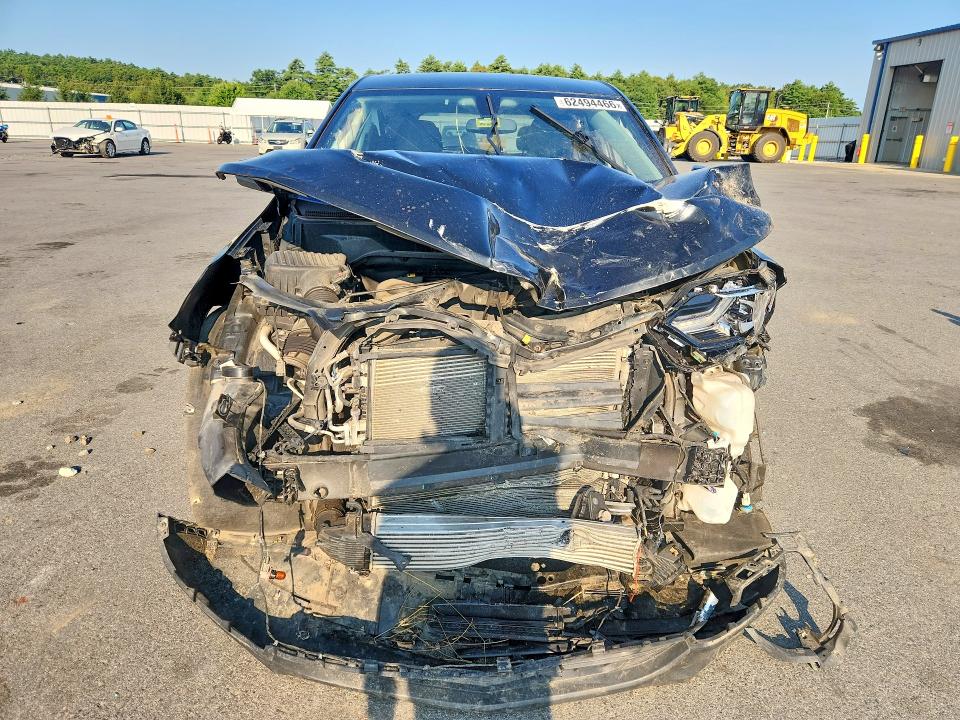 Photo 5 from auction – 2019 CHEVROLET EQUINOX with VIN 2GNAXUEV6K6193400
