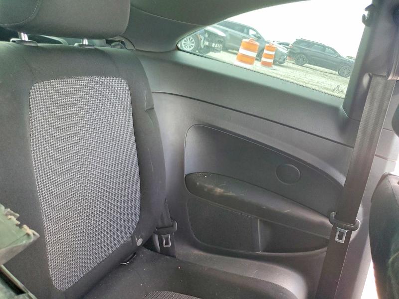 Photo 10 from auction – 2019 VOLKSWAGEN BEETLE with VIN 3VWFD7AT9KM717767