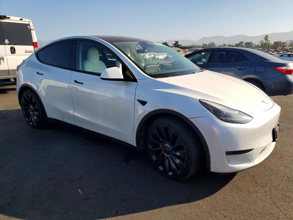 صورة رقم 4 من المزاد - 2022 TESLA MODEL Y مع VIN 7SAYGDEF9NF492722