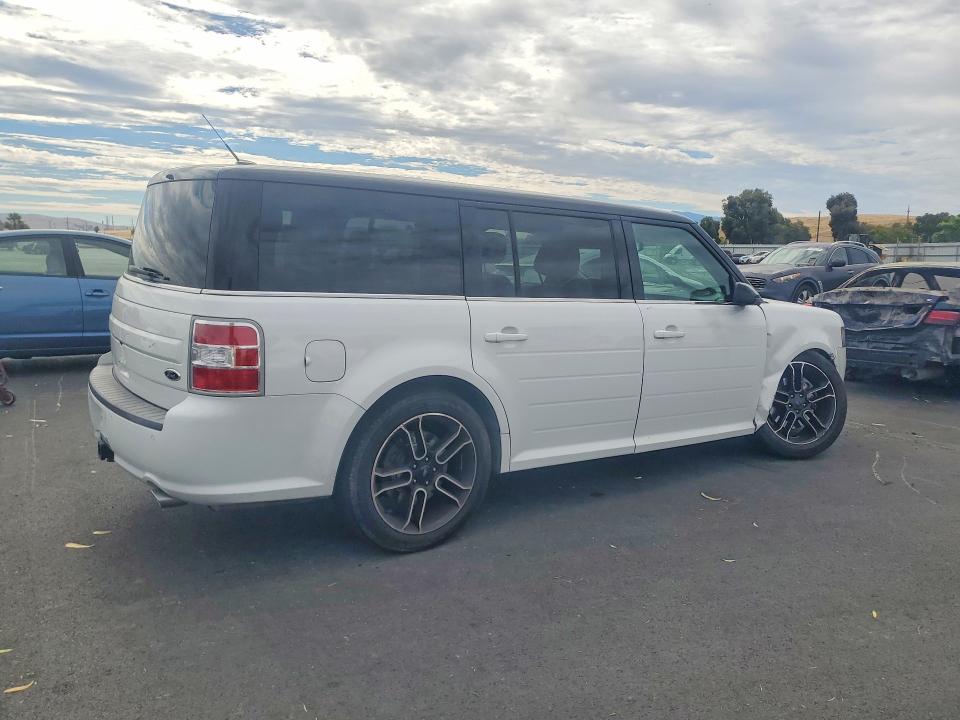 Photo 3 from auction – 2014 FORD FLEX with VIN 2FMGK5C80EBD27782