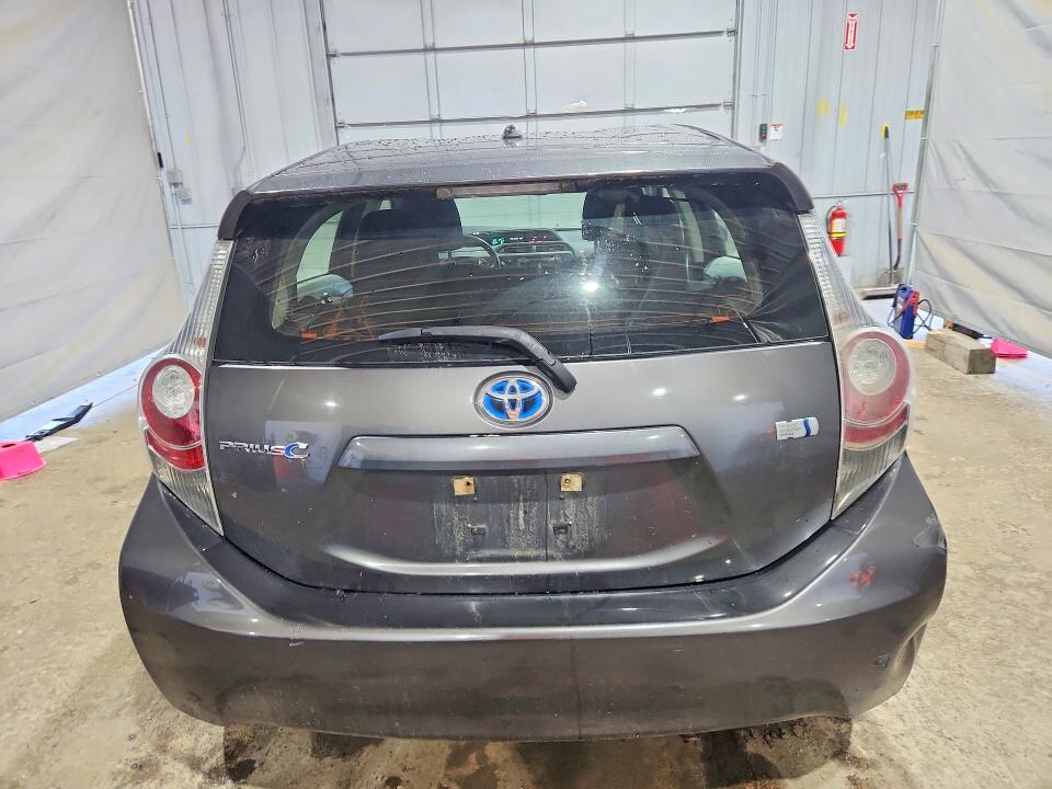 Photo 6 from auction – 2013 TOYOTA PRIUS C with VIN JTDKDTB33D1554039