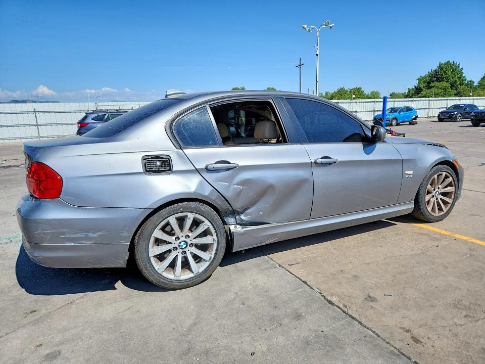 Photo 3 from auction – 2011 BMW 328 with VIN WBAPK7C50BA821151