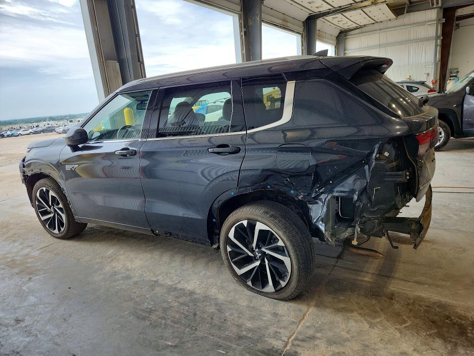 Photo 2 from auction – 2025 MITSUBISHI OUTLANDER with VIN JA4T5WA98SZ001968