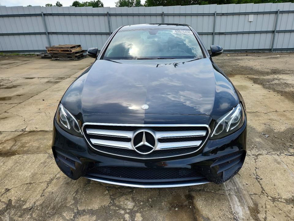 Photo 5 from auction – 2017 MERCEDES-BENZ E with VIN WDDZF4KB7HA022956