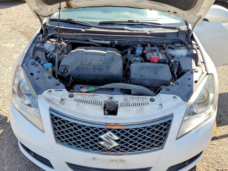 Photo 11 from auction – 2010 SUZUKI KIZASHI with VIN JS2RF9A71A6100117