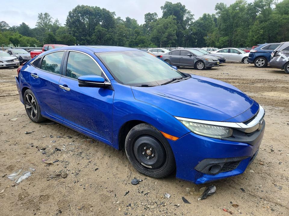 Photo 4 from auction – 2017 HONDA CIVIC with VIN 19XFC1F92HE013736
