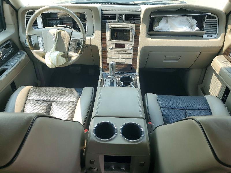 Photo 8 from auction – 2010 LINCOLN NAVIGATOR with VIN 5LMJJ2J54AEJ10585