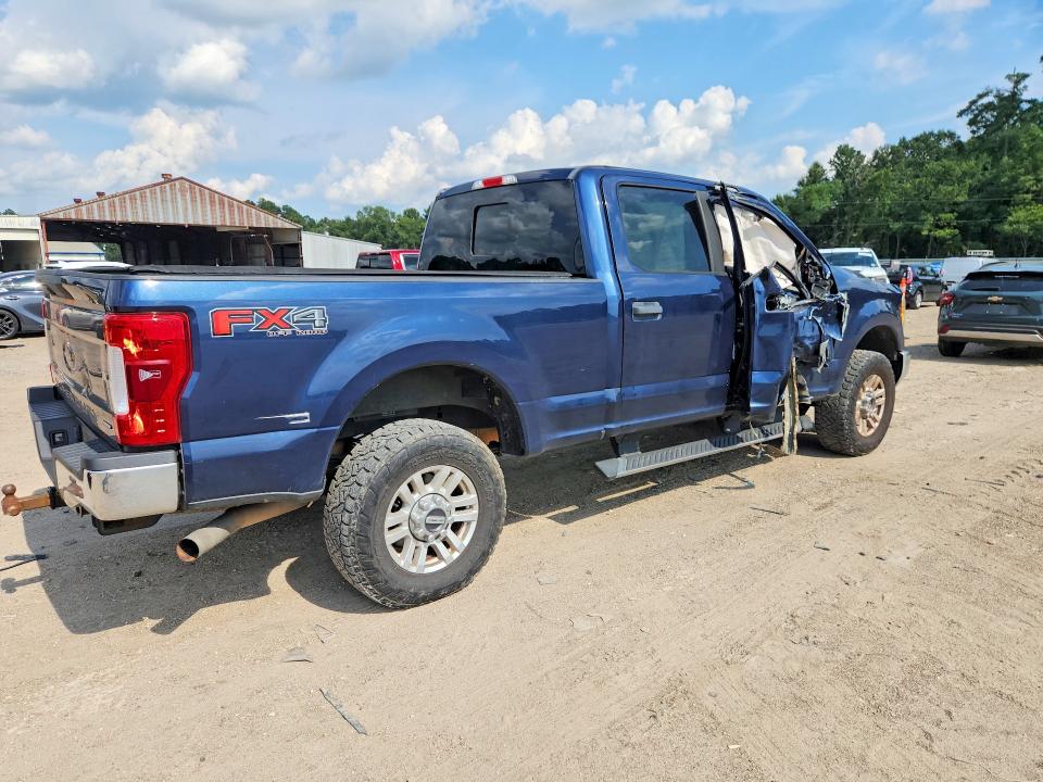 Photo 3 from auction – 2017 FORD F250 with VIN 1FT7W2B66HEE41771