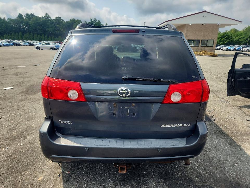 Photo 6 from auction – 2010 TOYOTA SIENNA with VIN 5TDYK4CCXAS327532