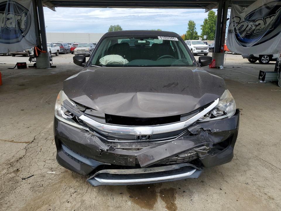 Photo 5 from auction – 2016 HONDA ACCORD with VIN 1HGCR2F38GA047895