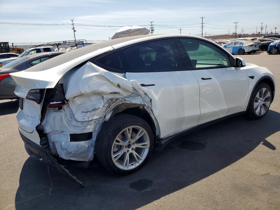 Photo 3 from auction – 2020 TESLA MODEL Y with VIN 5YJYGDEE2LF010819