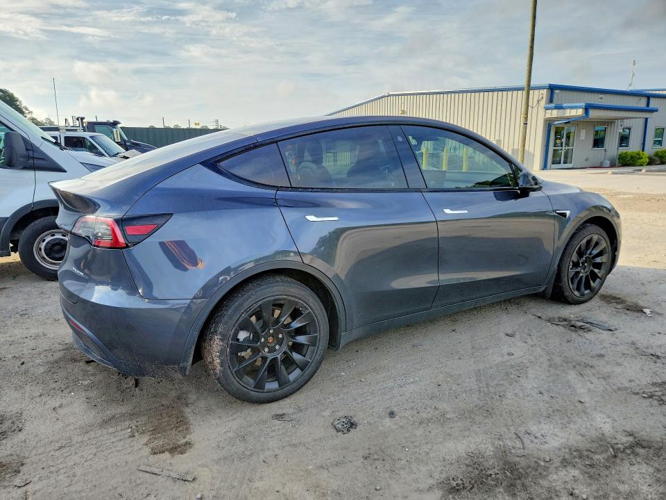 Photo 3 from auction – 2022 TESLA MODEL Y with VIN 7SAYGDEE7NF481774