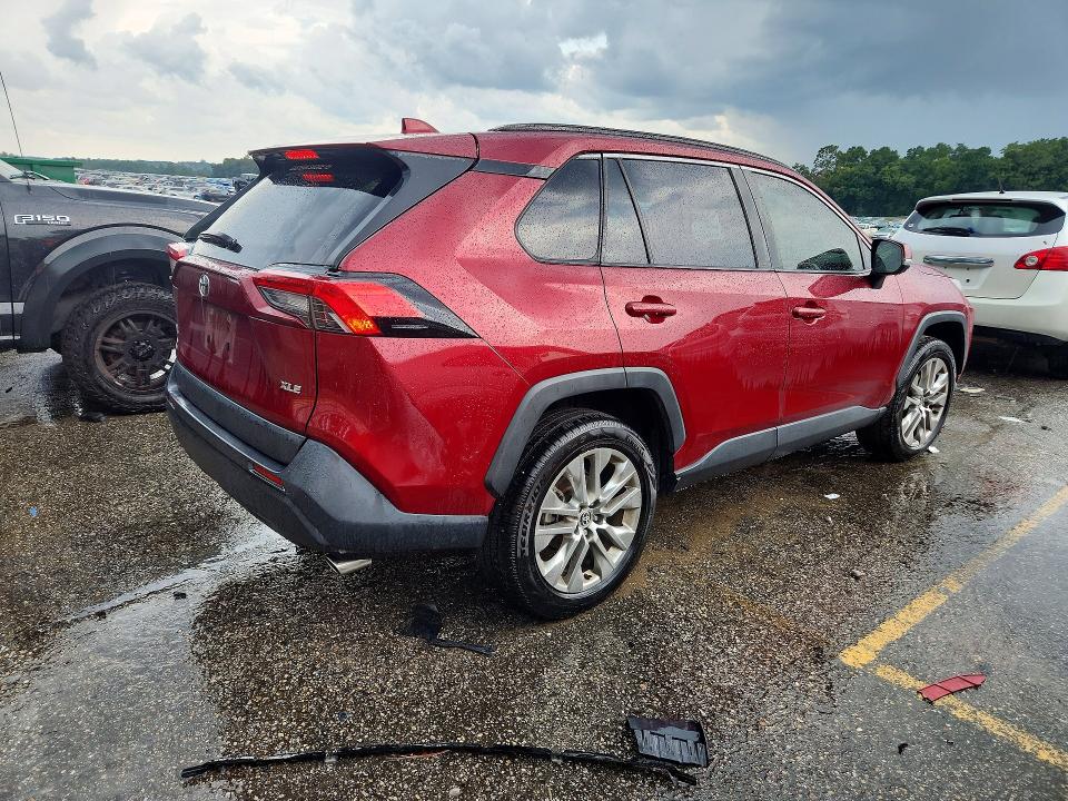 Photo 3 from auction – 2023 TOYOTA RAV4 with VIN JTMC1RFV0PD101916