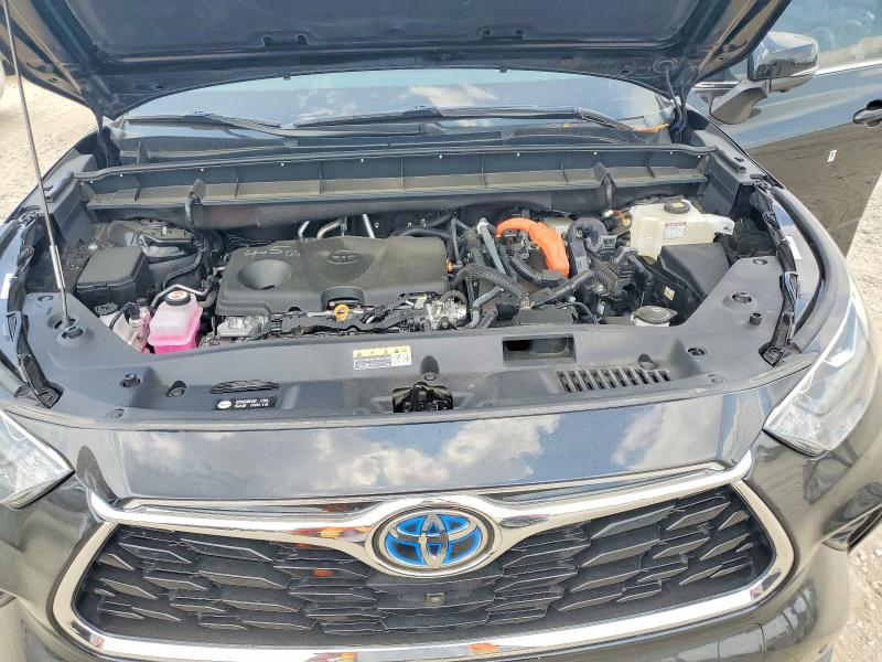 Снимка 12 от търг – 2024 TOYOTA HIGHLANDER HYBRID с VIN 5TDEBRCH9RS607756