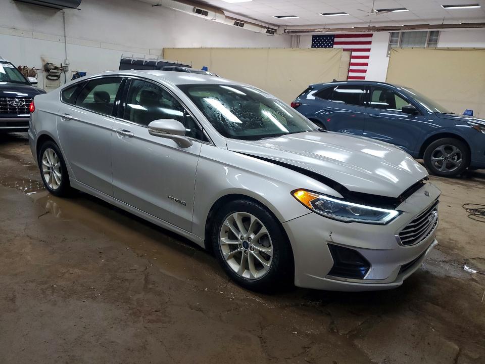 Photo 4 from auction – 2019 FORD FUSION with VIN 3FA6P0MU5KR137365