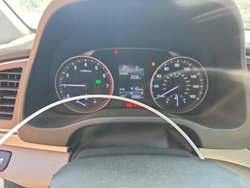 Photo 9 from auction – 2018 HYUNDAI ELANTRA with VIN 5NPD74LF7JH373495