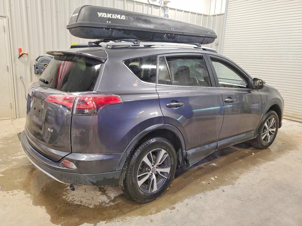 Photo 3 from auction – 2017 TOYOTA RAV4 with VIN JTMWFREV0HJ105483