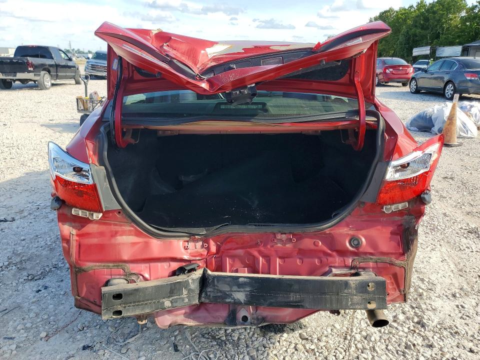 Photo 6 from auction – 2018 TOYOTA COROLLA with VIN 5YFBURHE6JP771037