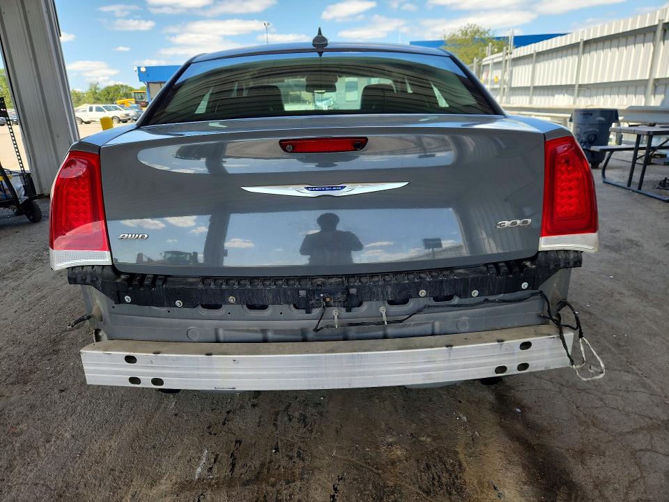 Photo 6 from auction – 2019 CHRYSLER 300 with VIN 2C3CCAKG8KH689941